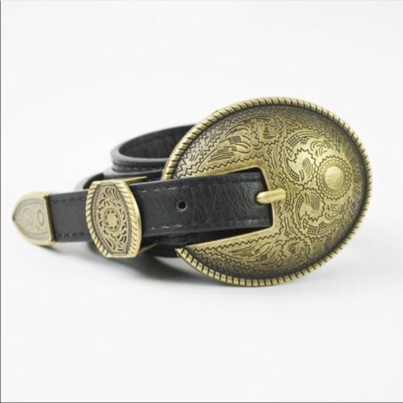 The House Of Gentry Accessories - ONE LEFT! 🚨🚨 Oval Buckle Black Belt